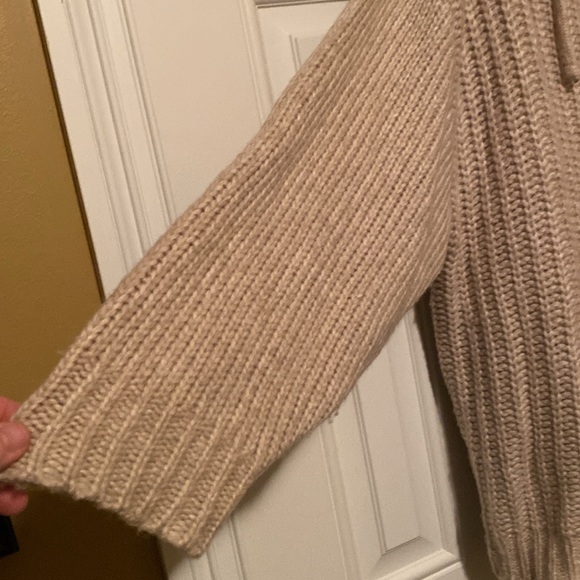 EUC oversized XXL hoodie sweater by Aerie.. super soft and warm - Picture 3 of 7